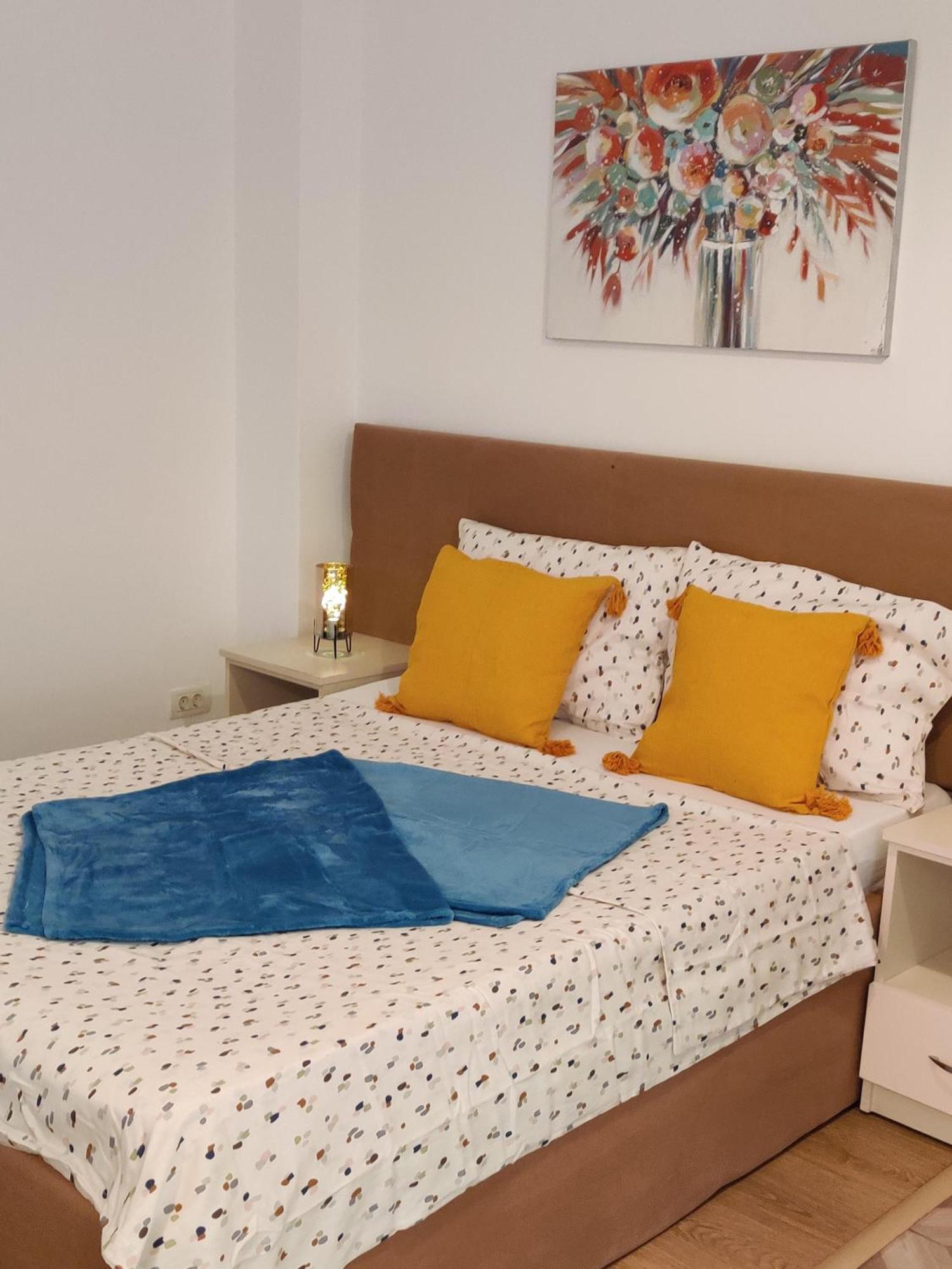 Studio Deluxe Uniri Bukarest Exteriör bild