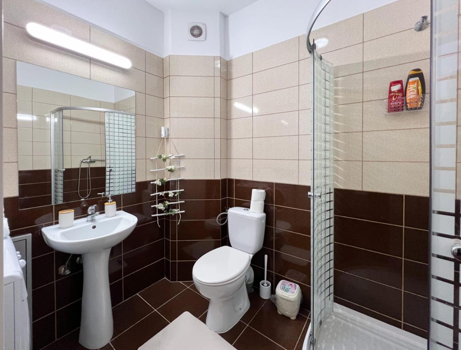 Studio Deluxe Uniri Bukarest Exteriör bild