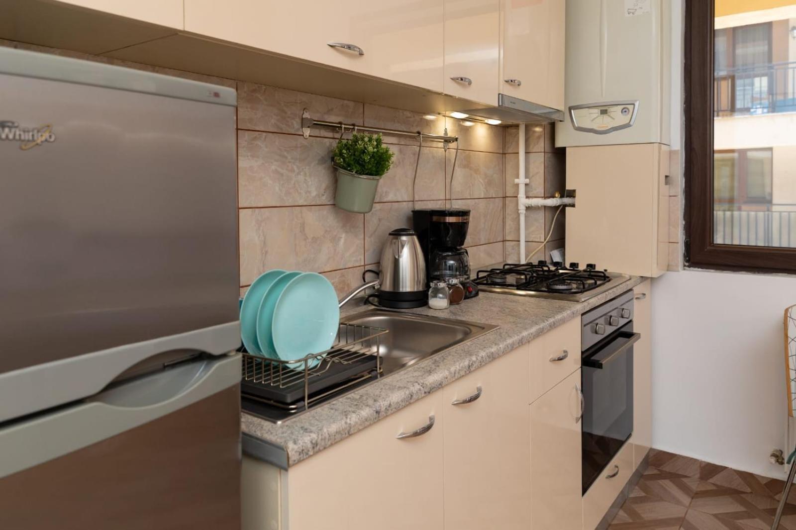 Studio Deluxe Uniri Bukarest Exteriör bild