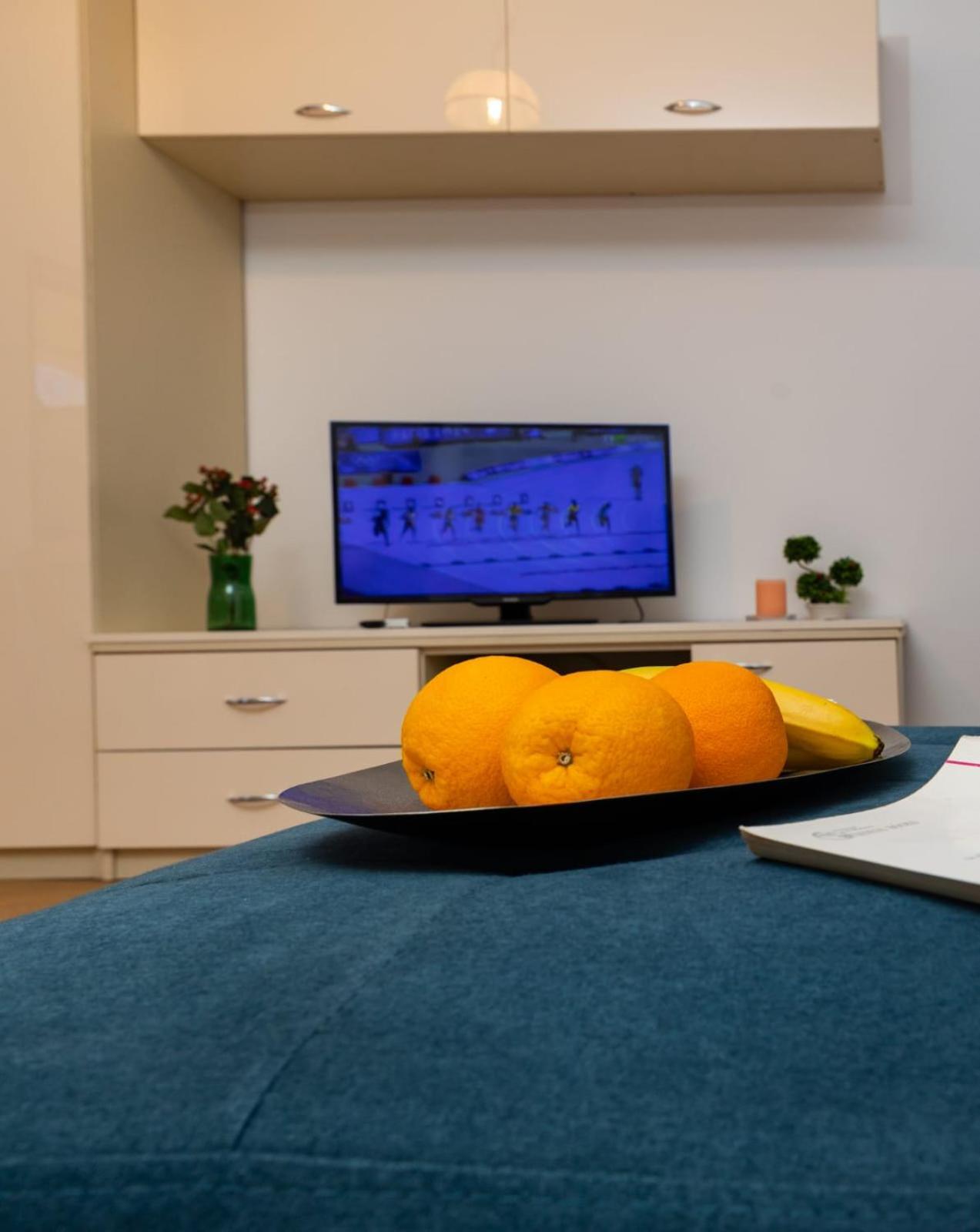 Studio Deluxe Uniri Bukarest Exteriör bild